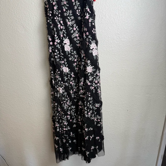 Mac DUGGAL Floral Embroidered One-Shoulder Gown - Picture 8 of 14